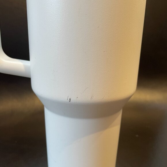 NEW Stanley White 40 OZ. Tumbler-The Quencher H2.0 FlowState™ Tumbler |1.18 L - Picture 7 of 8